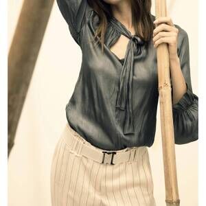 NEW BEATE HEYMANN satin top in eucalyptus